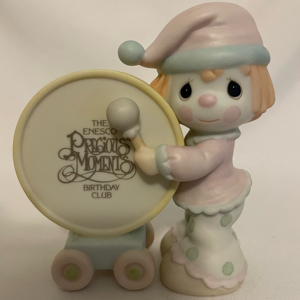 Enesco Precious Moments Drummer Figurine 1995 Pink and White. EUC